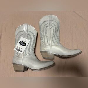 New Silver/White Embroidered Heeled Boots